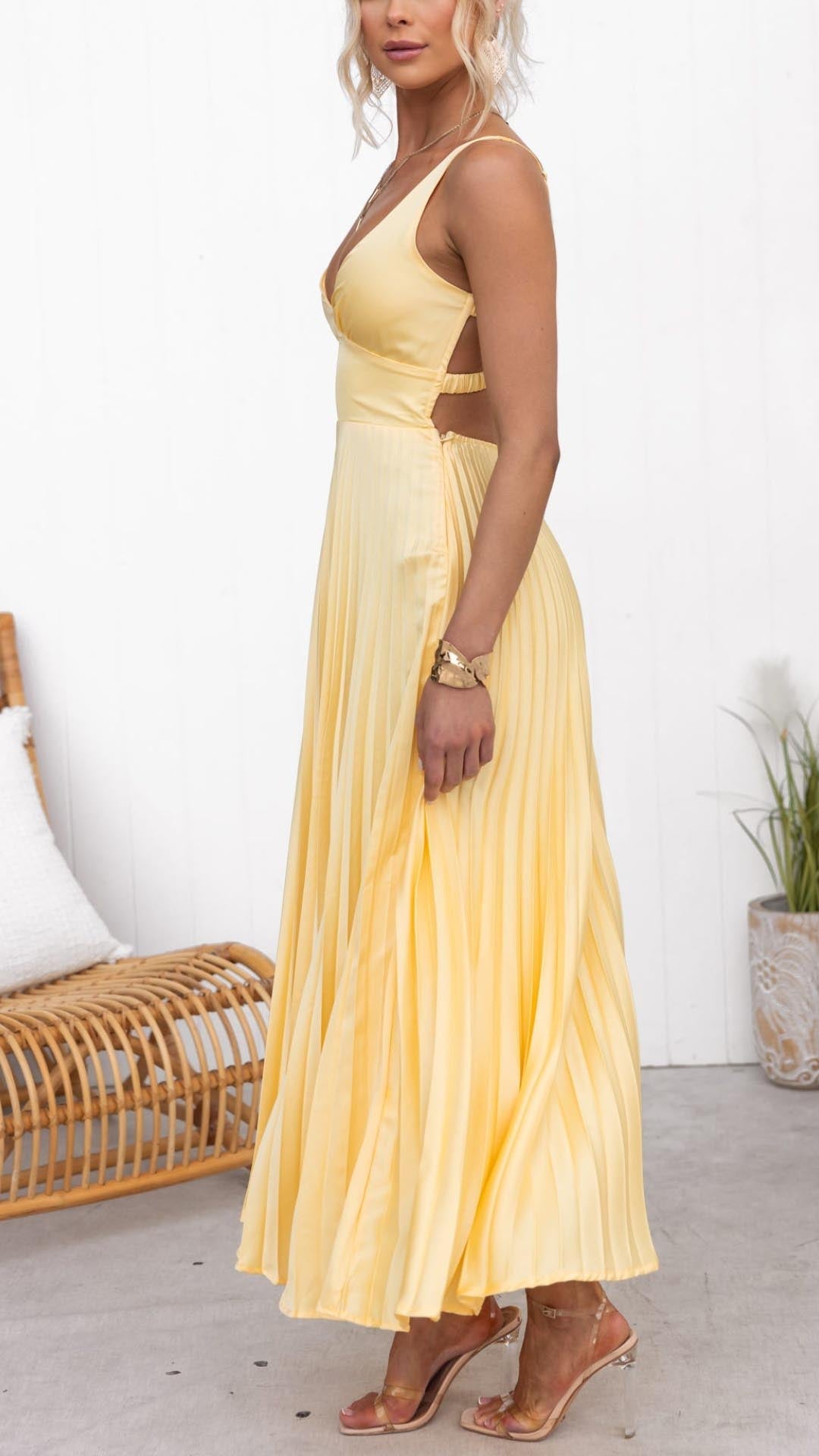 Ingrid – V-Neck Yellow Pleated Maxi Dress