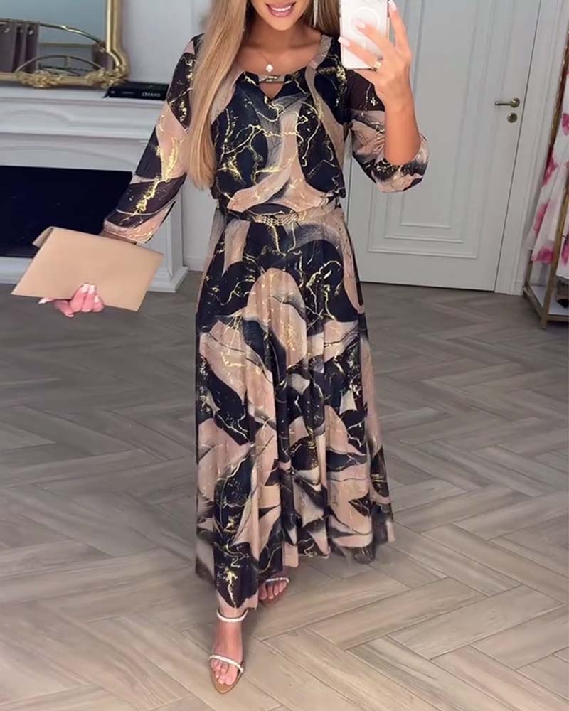 Laura | Chic Three-Quarter Sleeve Dress