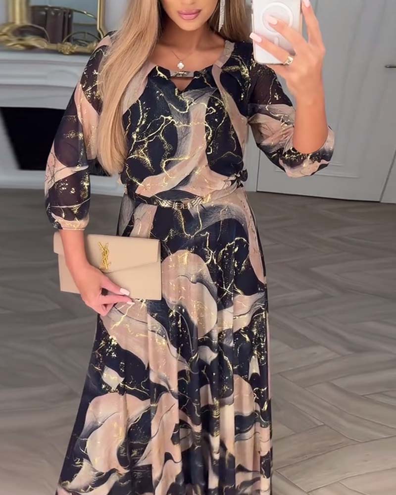 Laura | Chic Three-Quarter Sleeve Dress